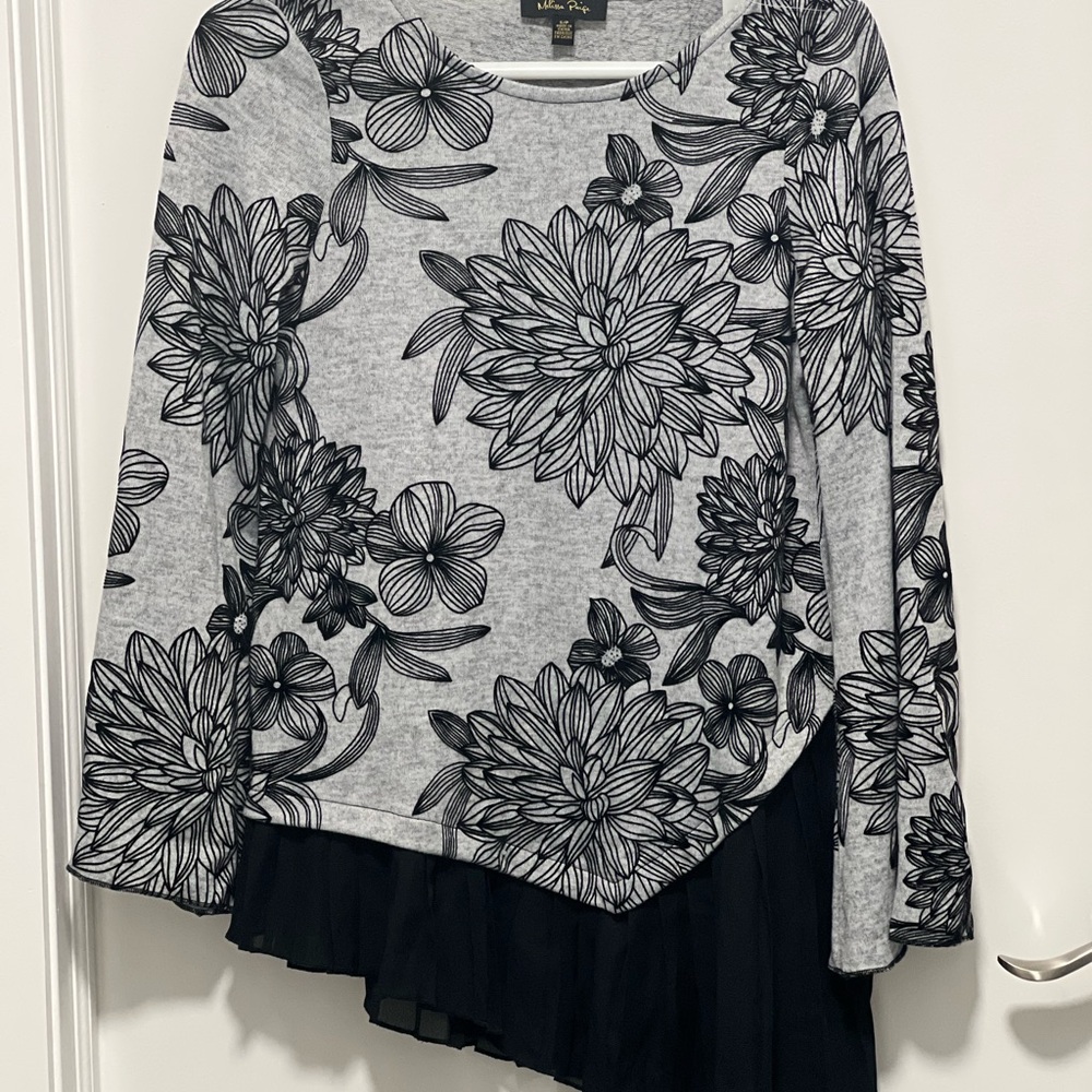 Melissa Paige beautiful ladies top